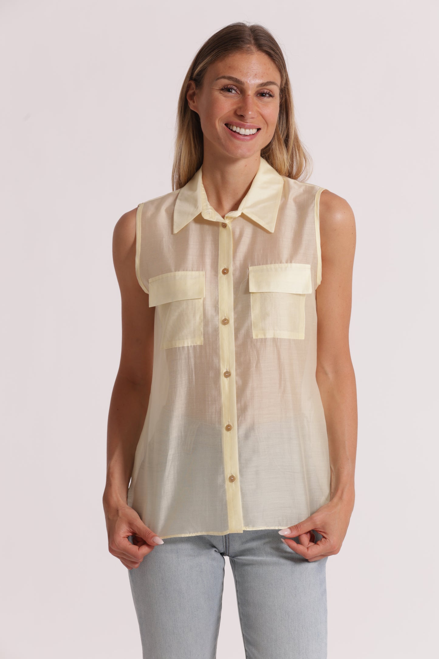 CAMICIA SMANICATA IN TESSUTO LEGGERO