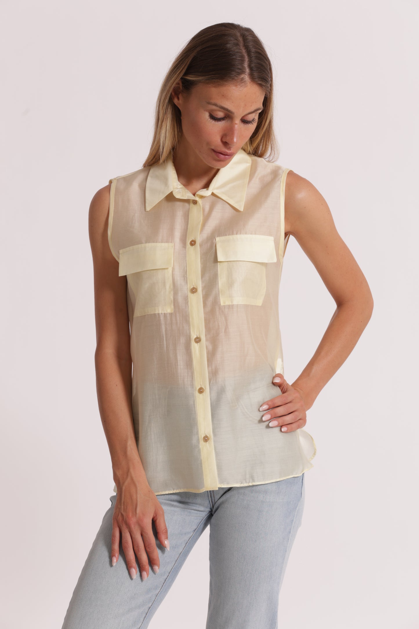 CAMICIA SMANICATA IN TESSUTO LEGGERO