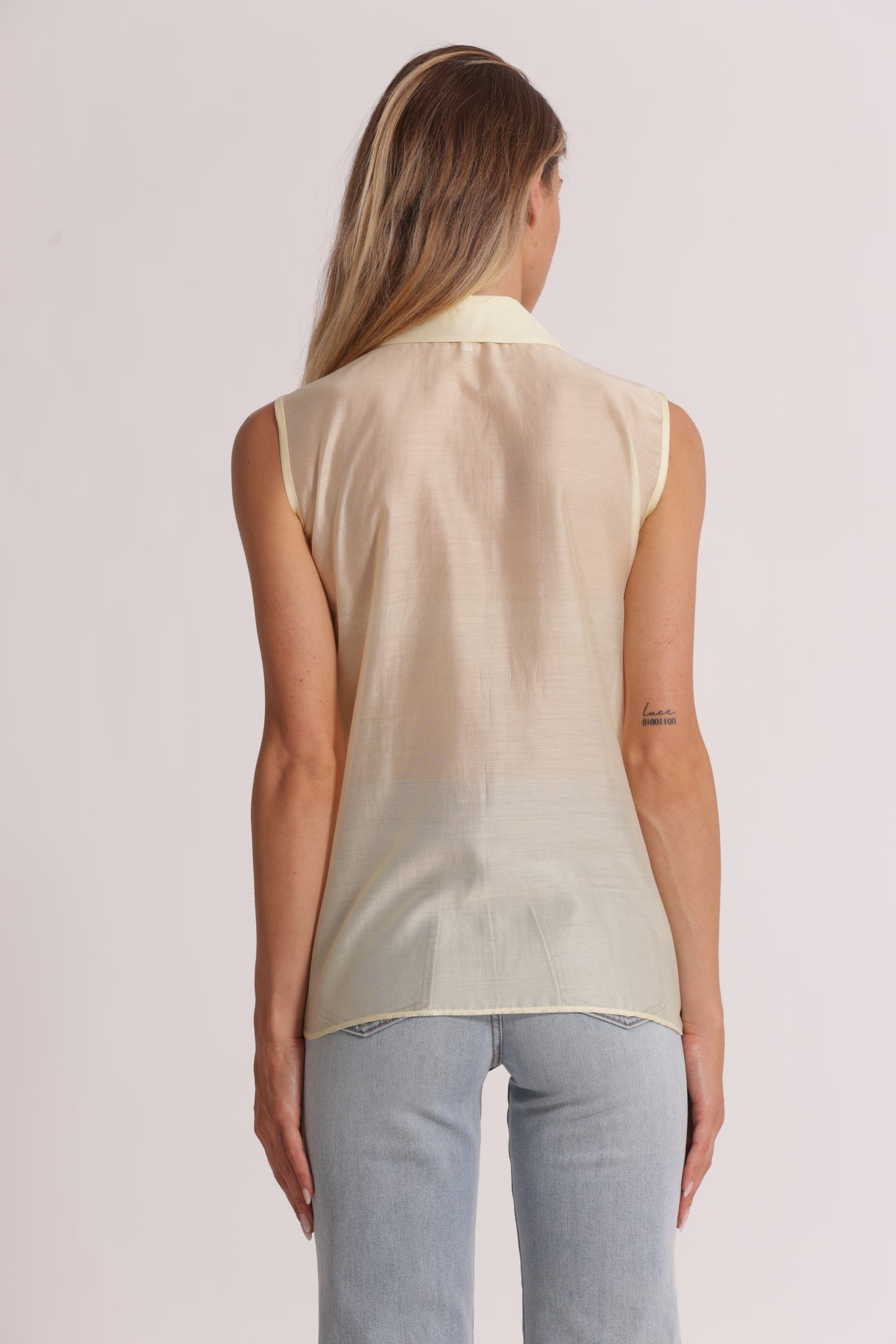 CAMICIA SMANICATA IN TESSUTO LEGGERO