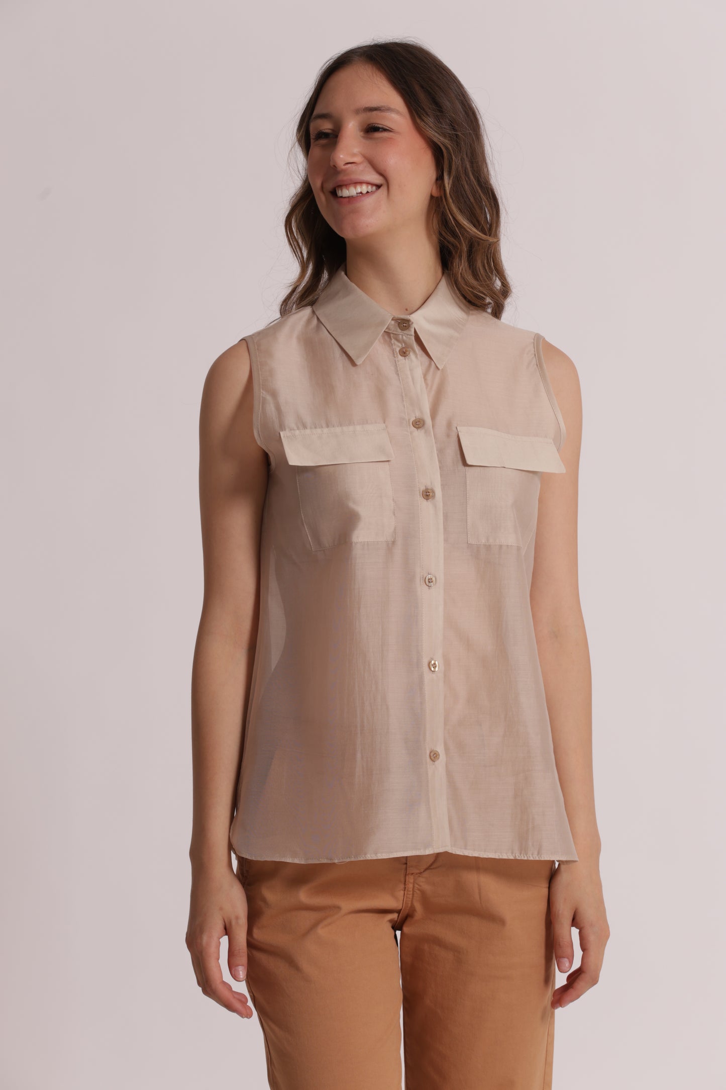 CAMICIA SMANICATA IN TESSUTO LEGGERO