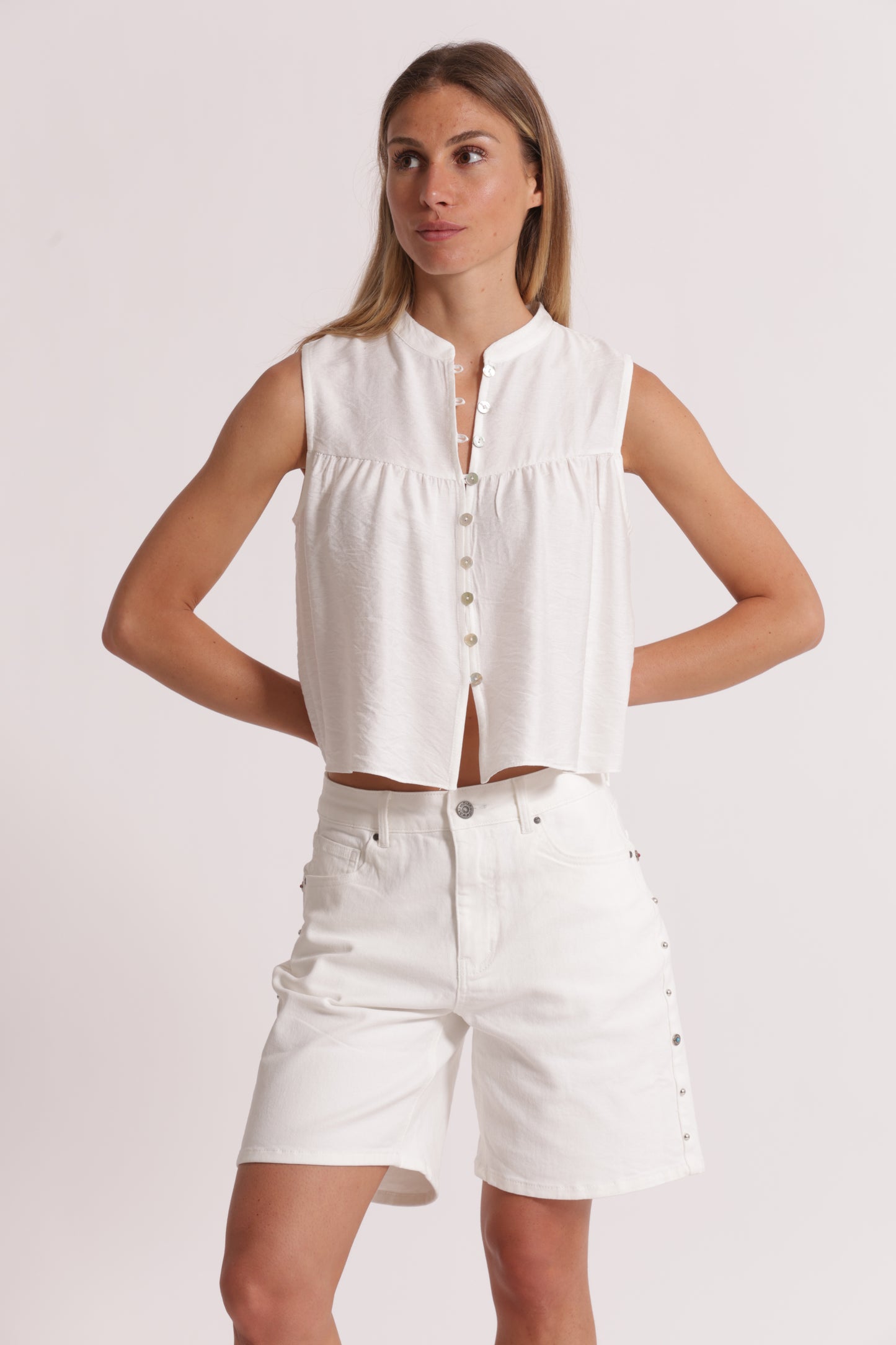 CAMICIA SMANICATA IN VISINO