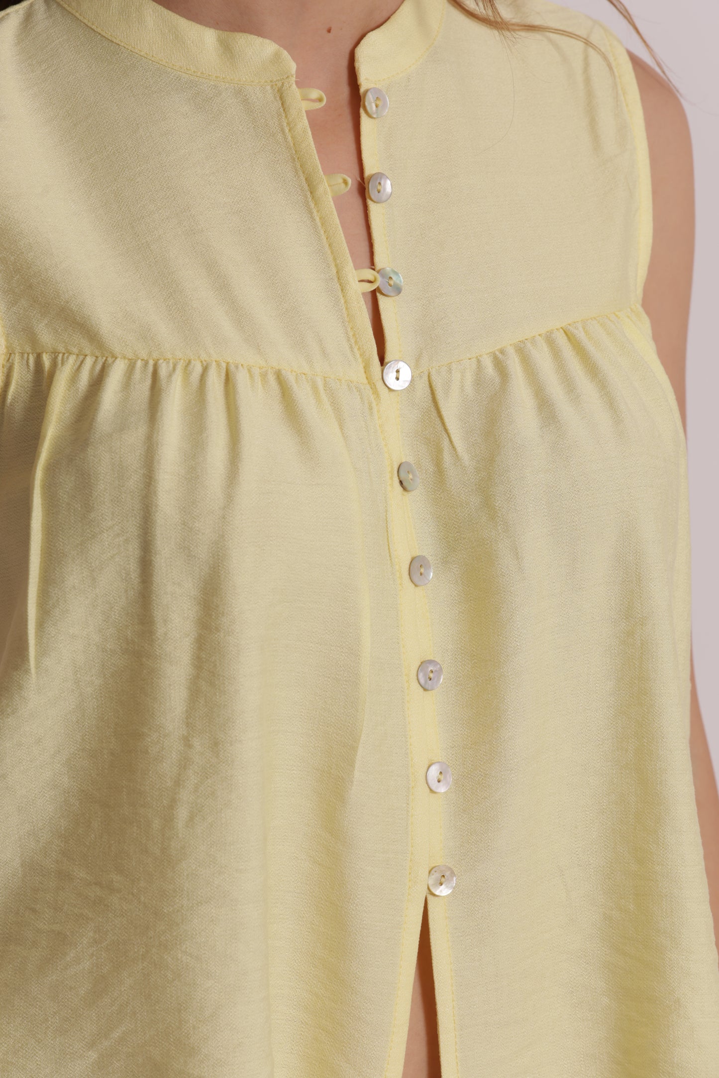 CAMICIA SMANICATA IN VISINO
