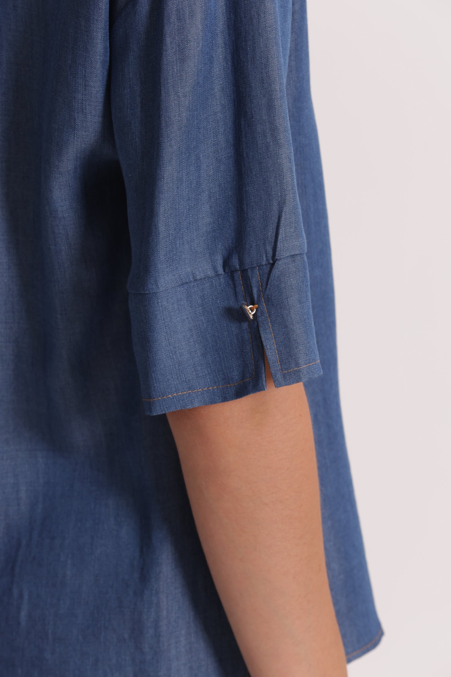 BLUSA A MANICHE CORTE IN DENIM