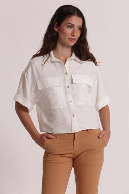 CAMICIA CROPPED CON DETTAGLIO BORCHIE