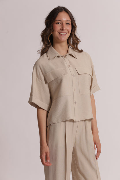 CAMICIA CROPPED CON DETTAGLIO BORCHIE