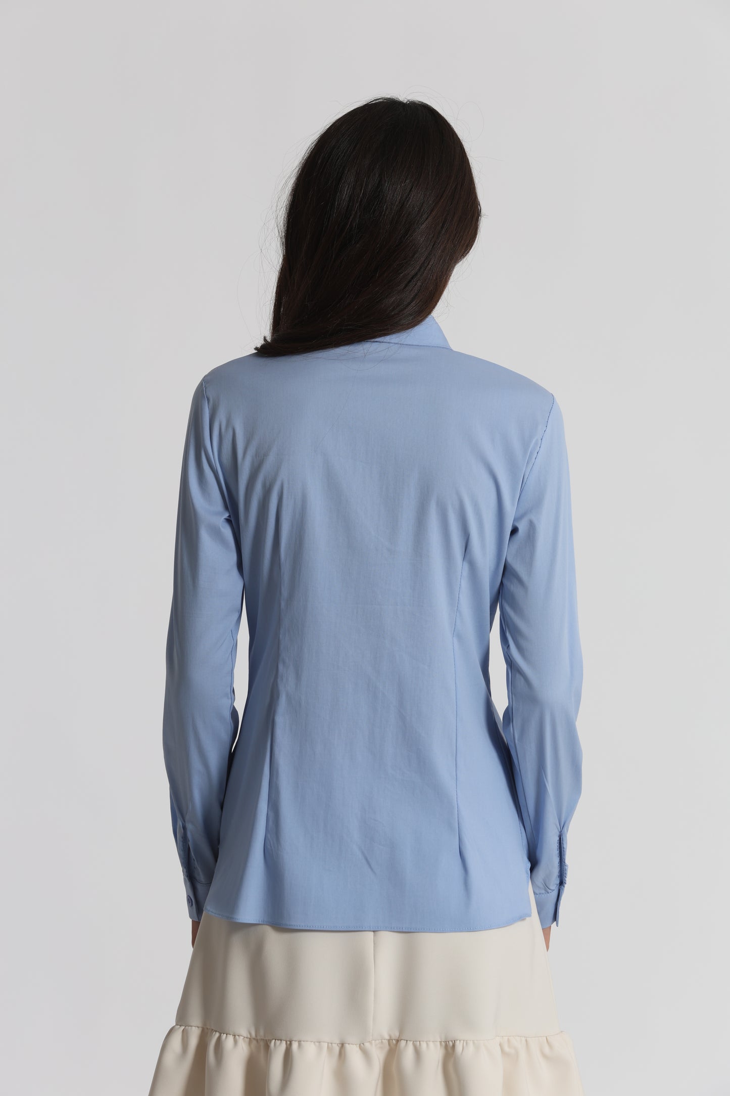 CAMICIA A MANICHE LUNGHE CON DETTAGLIO GIOIELLO