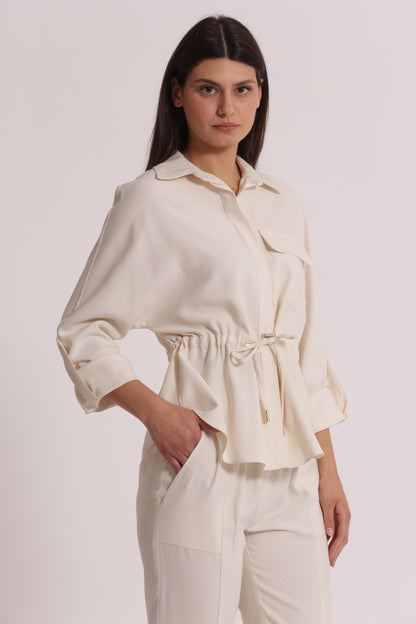 CAMICIA CON CINTURINO REGOLABILE