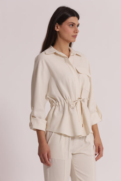 CAMICIA CON CINTURINO REGOLABILE