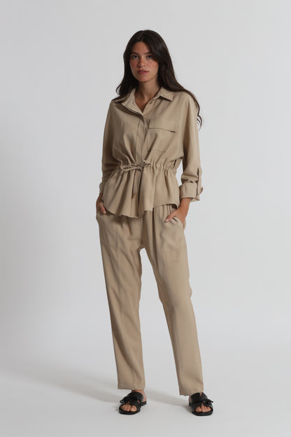CAMICIA CON CINTURINO REGOLABILE