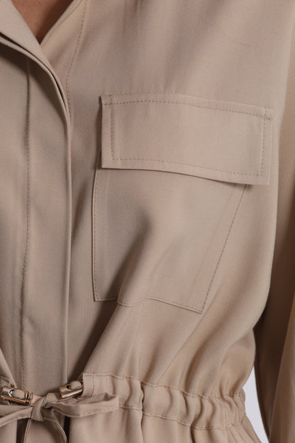CAMICIA CON CINTURINO REGOLABILE