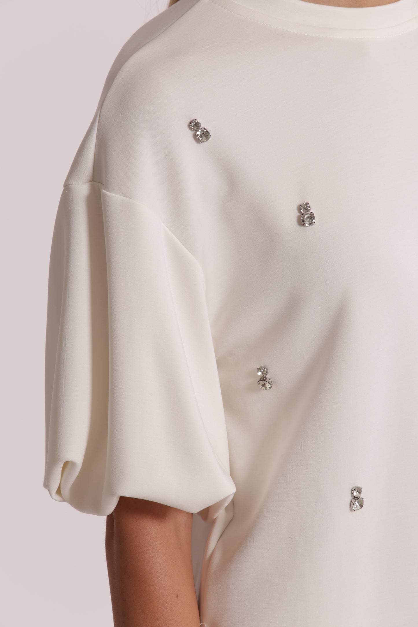 MAGLIA IN FELPA CON DETTAGLI GIOIELLO
