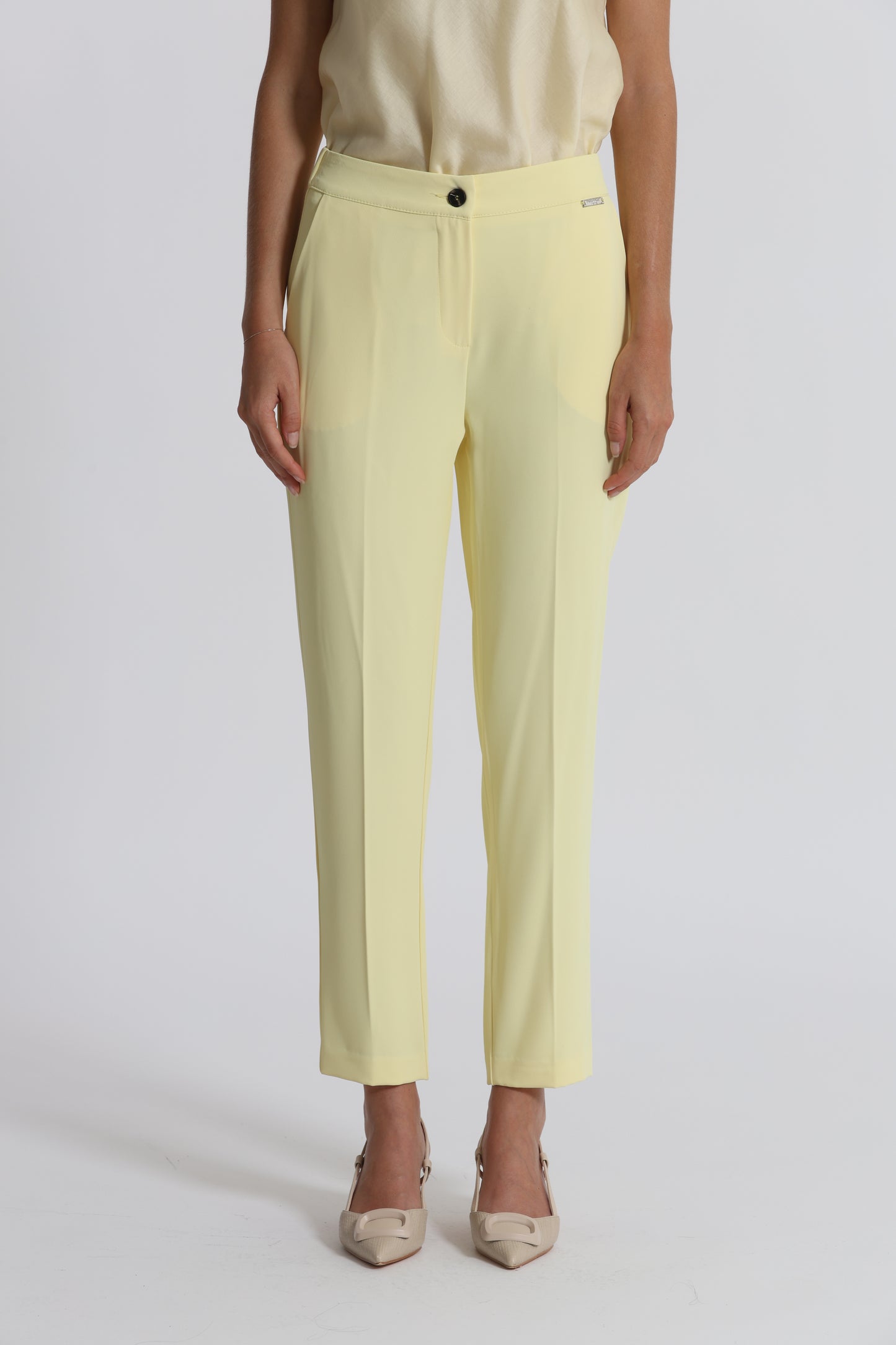 PANTALONE CON ELASTICO IN VITA