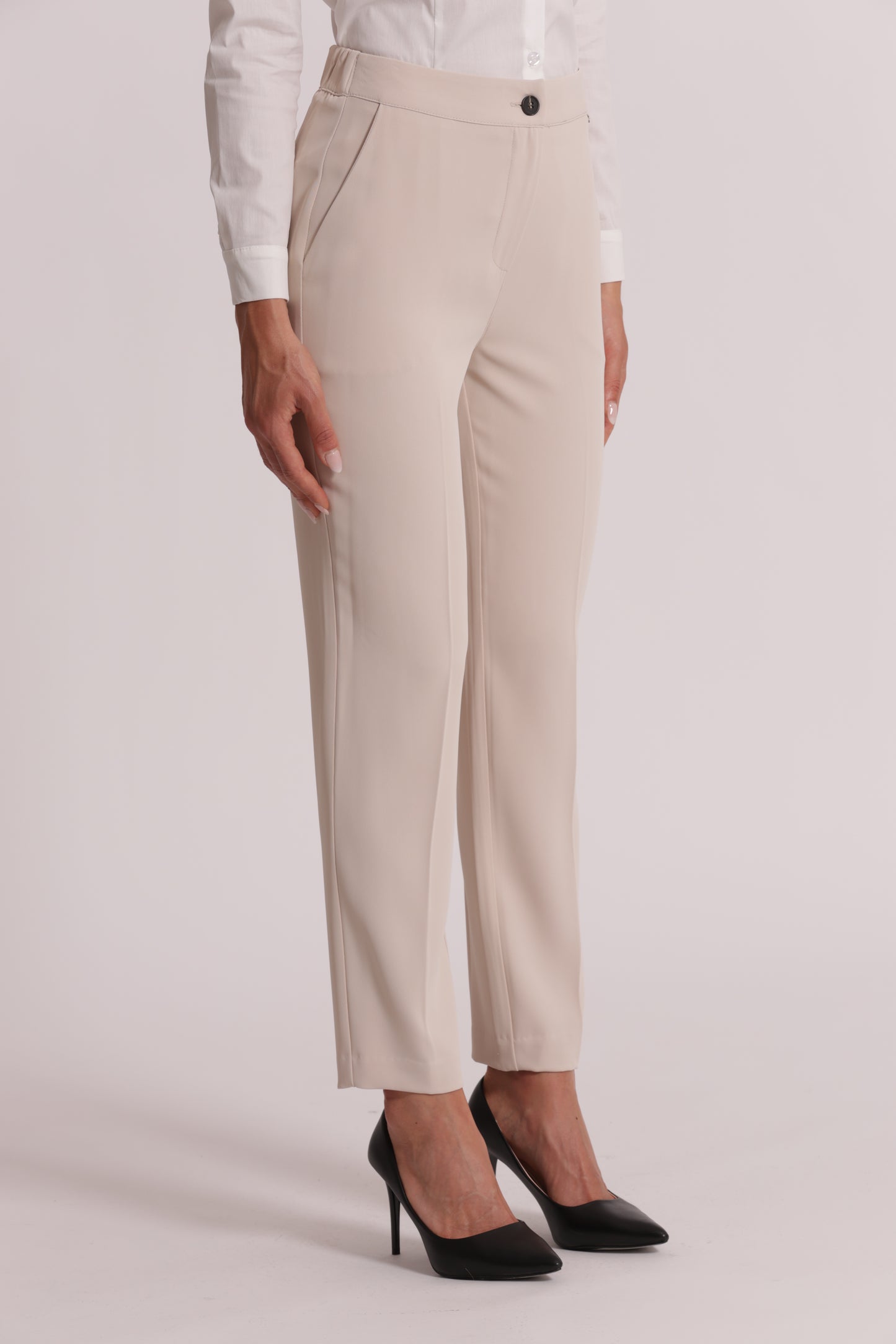 PANTALONE CON ELASTICO IN VITA