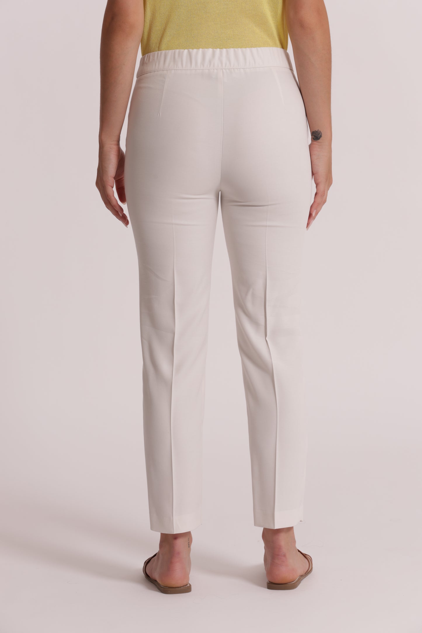 PANTALONE SIGARETTA CON ELASTICO DIETRO