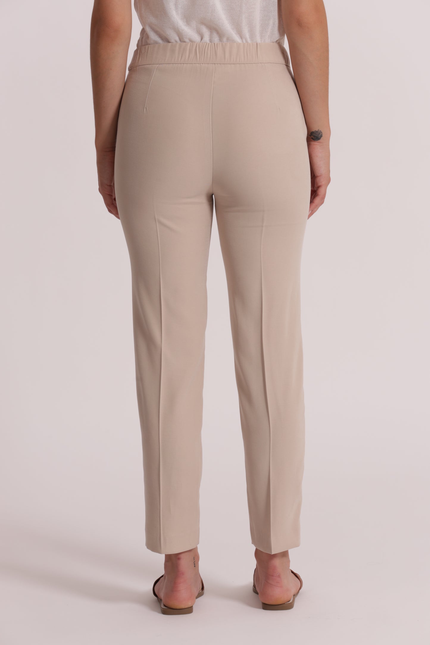 PANTALONE SIGARETTA CON ELASTICO DIETRO