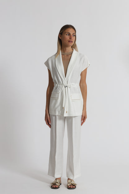 PANTALONE CON DETTAGLIO BORCHIE