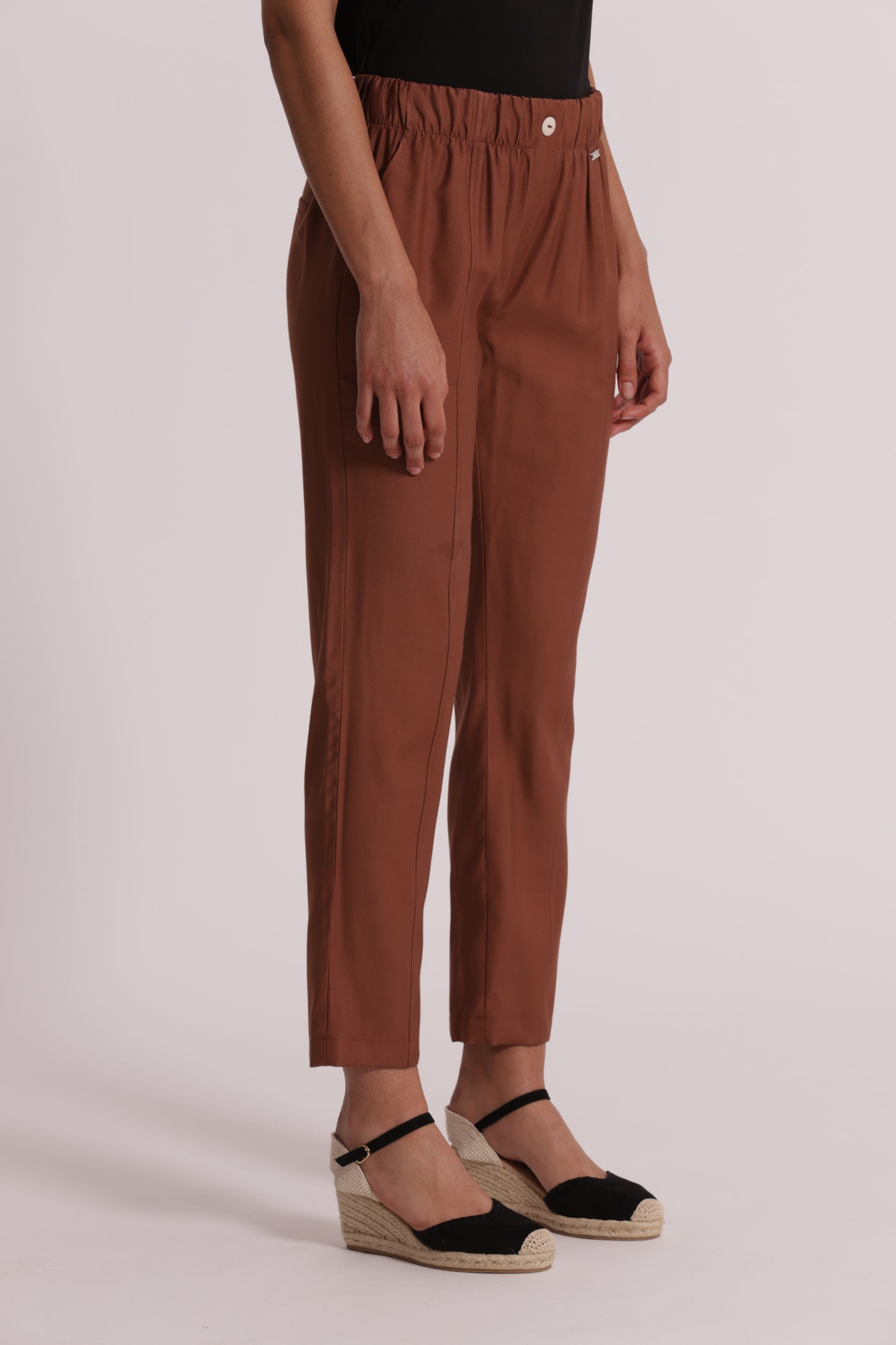 PANTALONE CON ELASTICO