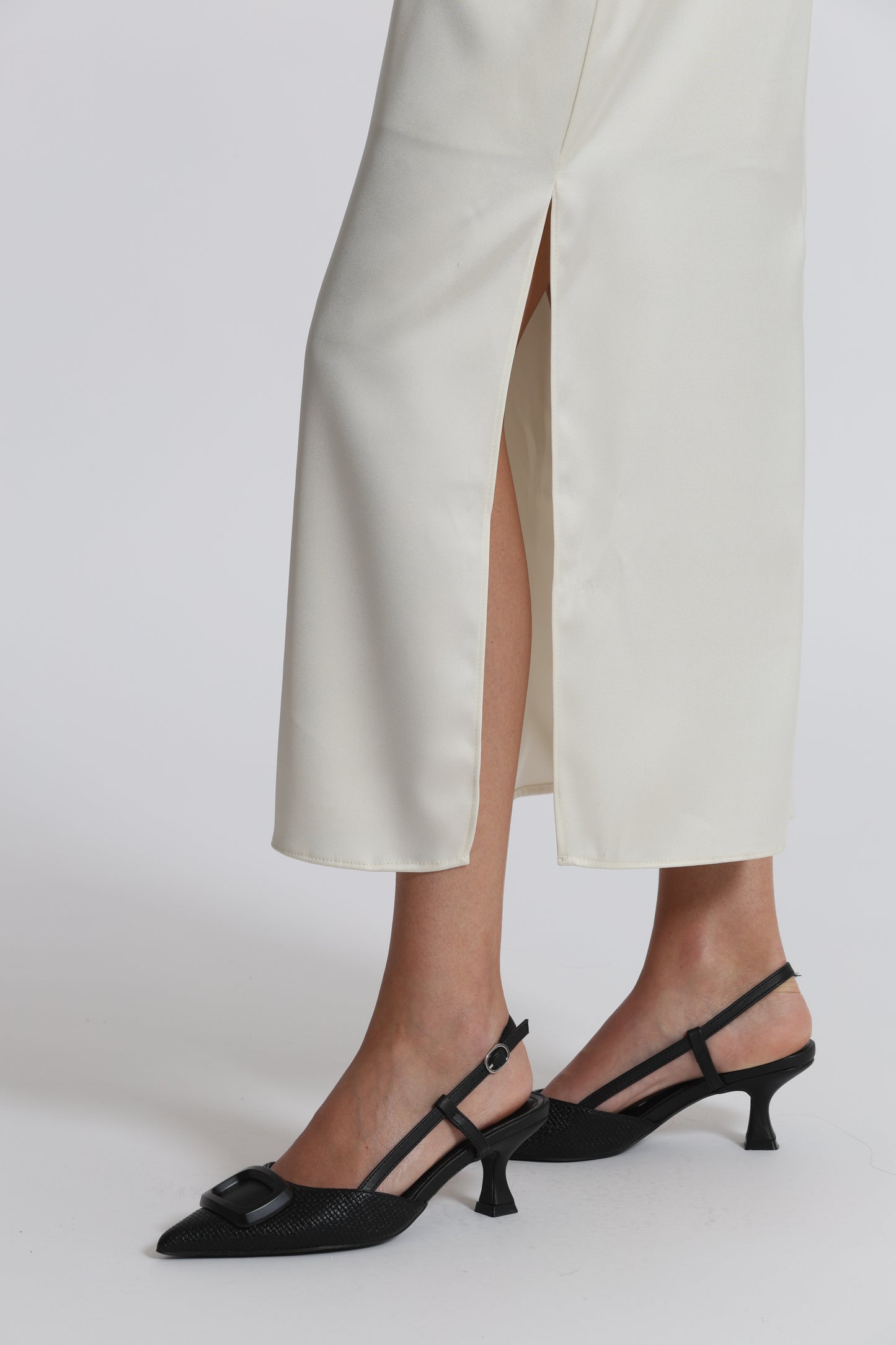 ABITO MIDI CON CUT OUT
