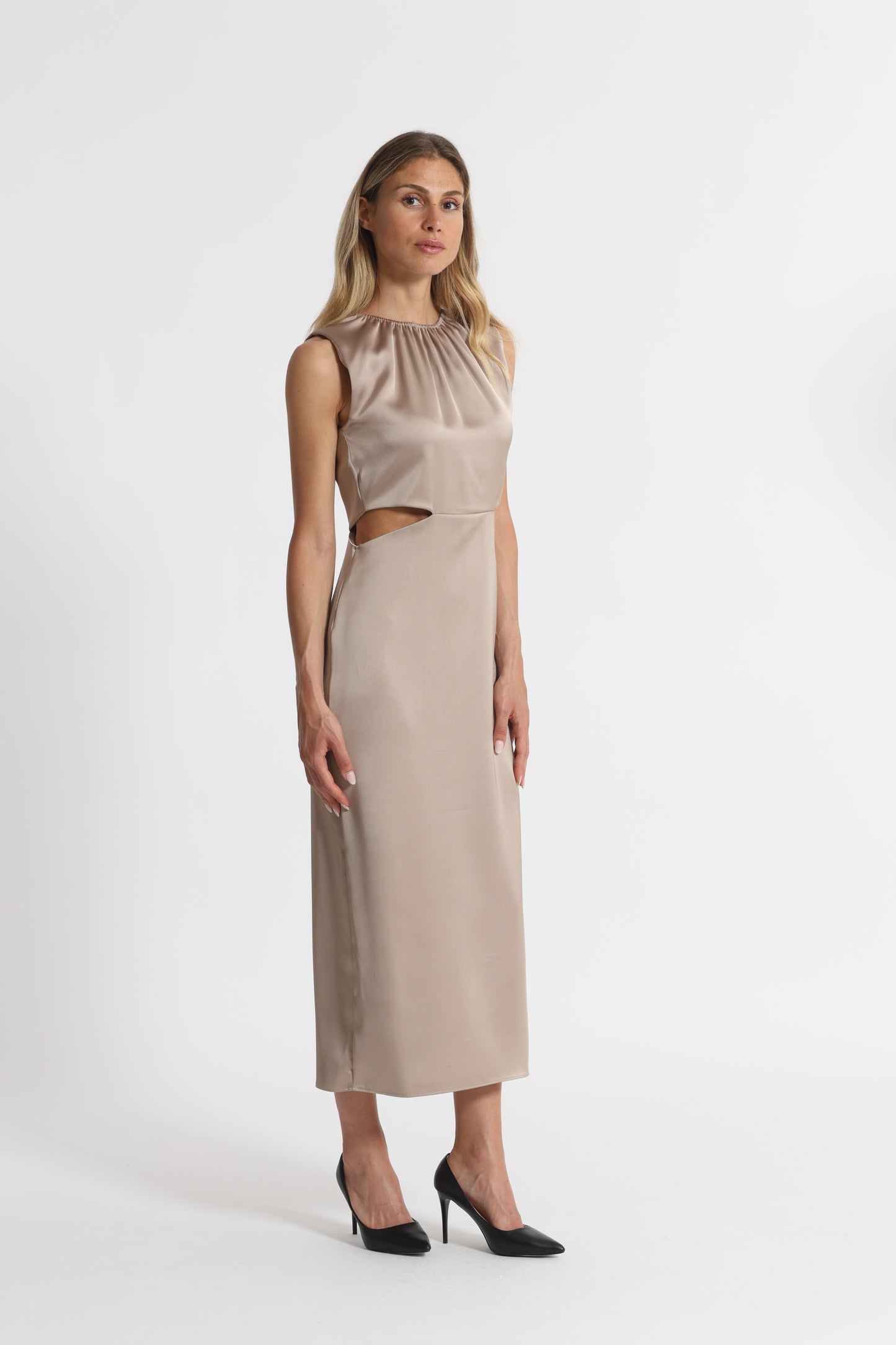 ABITO MIDI CON CUT OUT