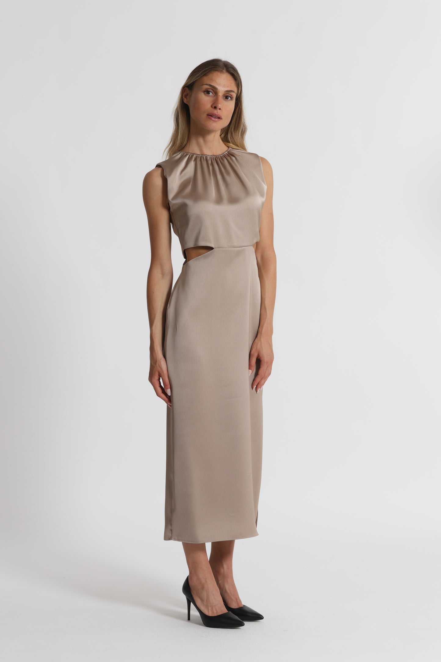 ABITO MIDI CON CUT OUT