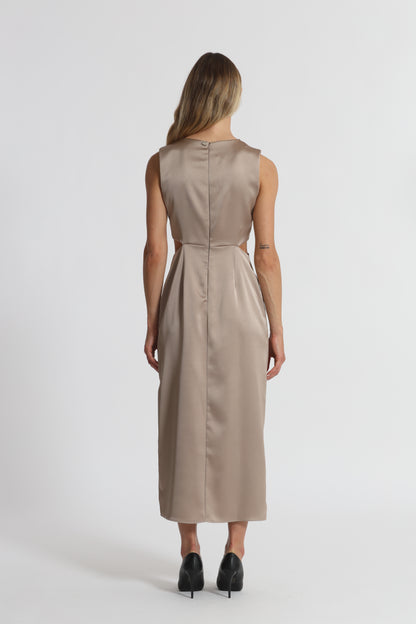 ABITO MIDI CON CUT OUT