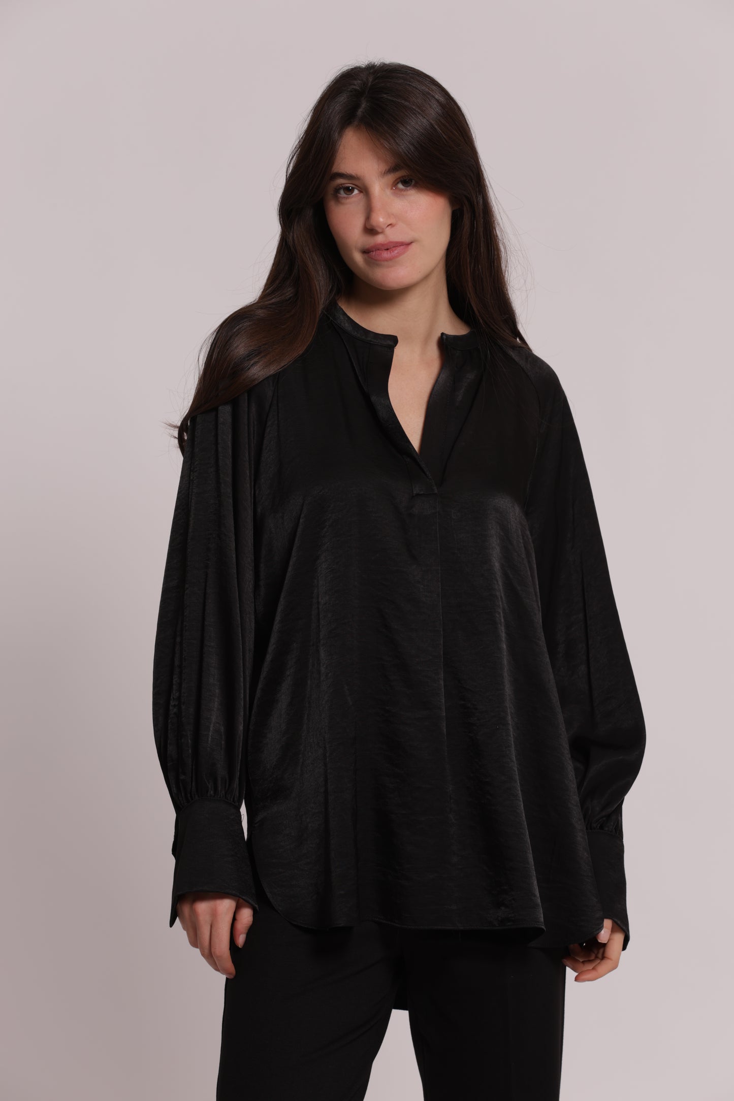 BLUSA SCOLLO A V MANO SETA