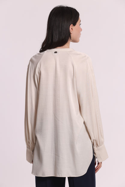 BLUSA SCOLLO A V MANO SETA