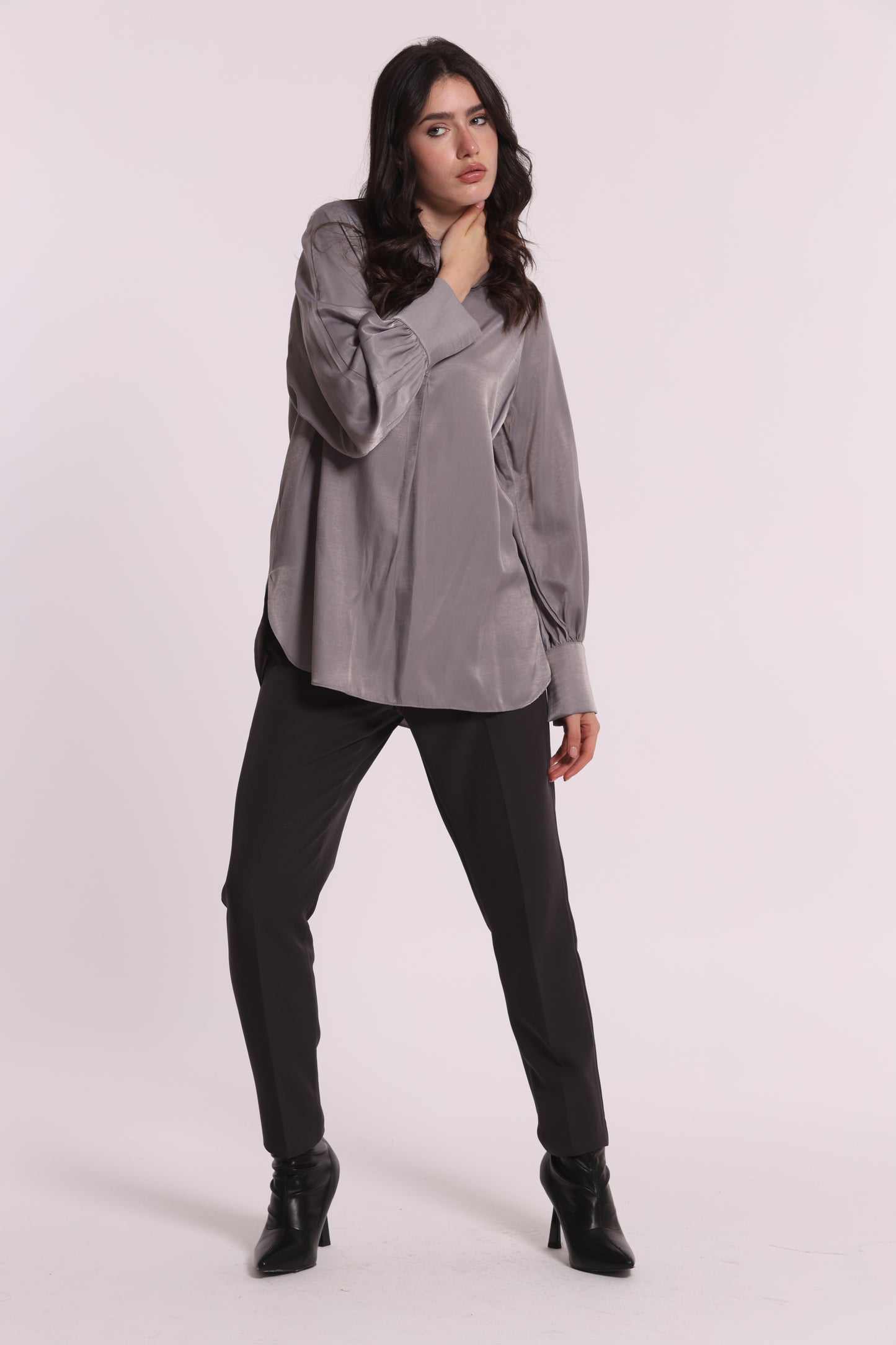 BLUSA SCOLLO A V MANO SETA