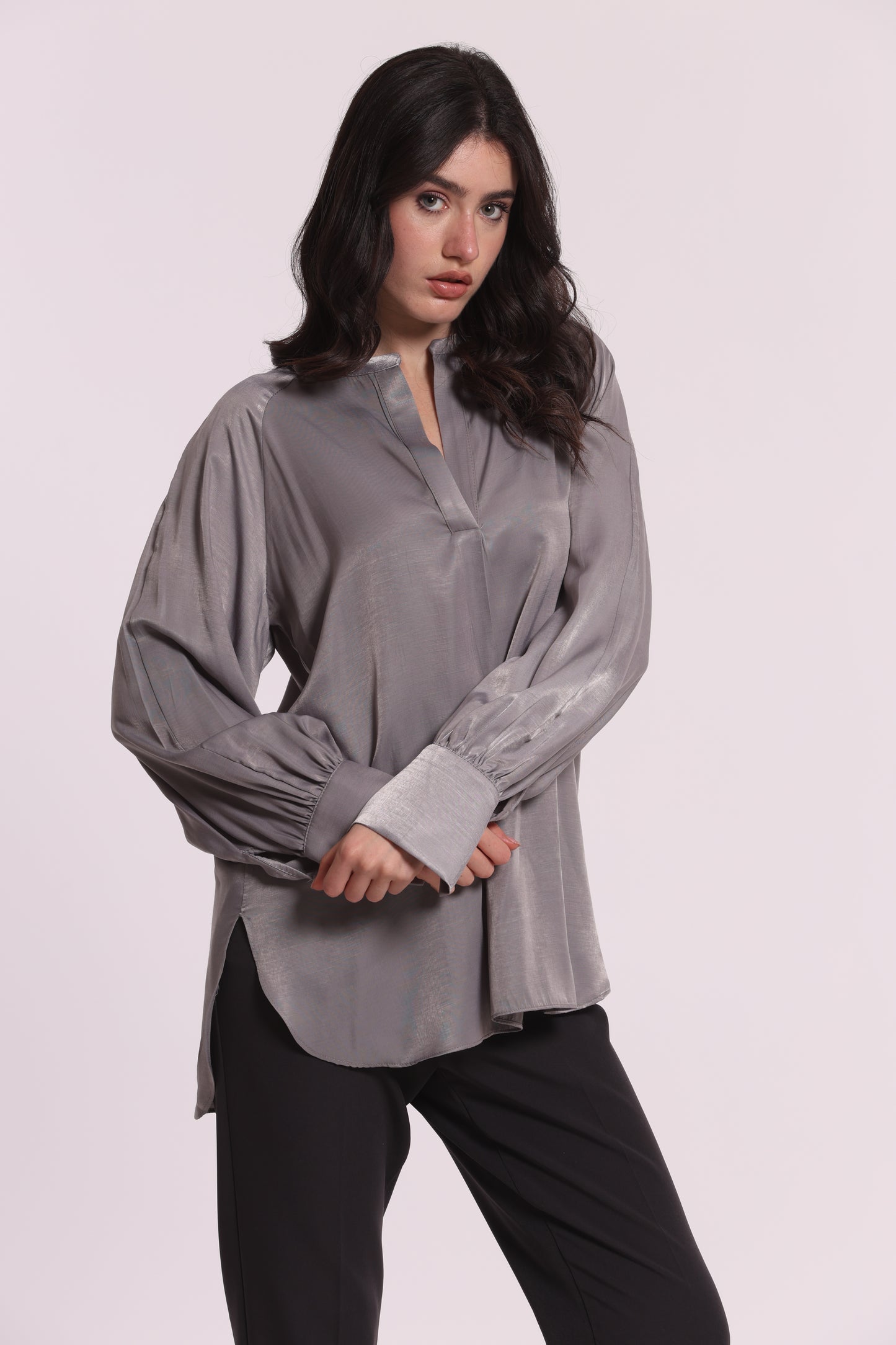 BLUSA SCOLLO A V MANO SETA
