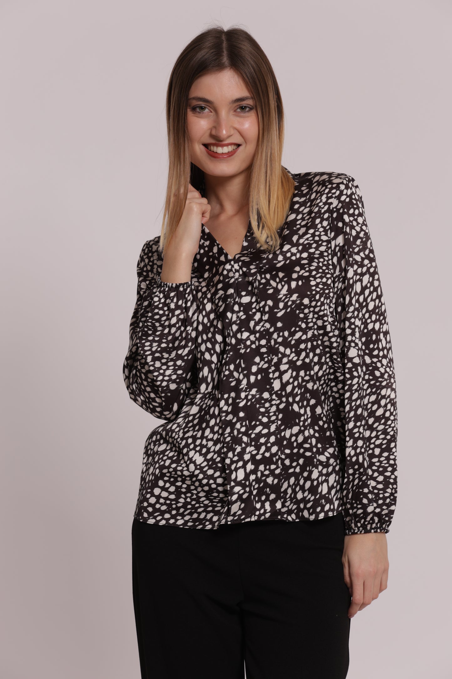 BLUSA SCOLLO A V FANTASIA MACULATO
