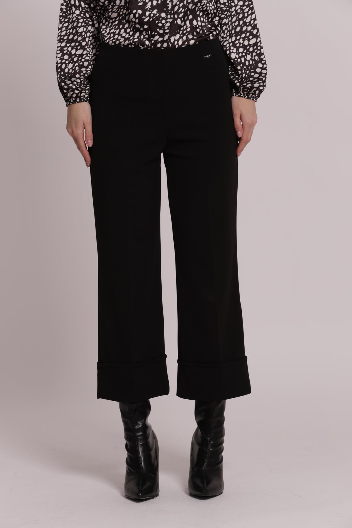 PANTALONE CON RISVOLTO IN SCUBA CREPE
