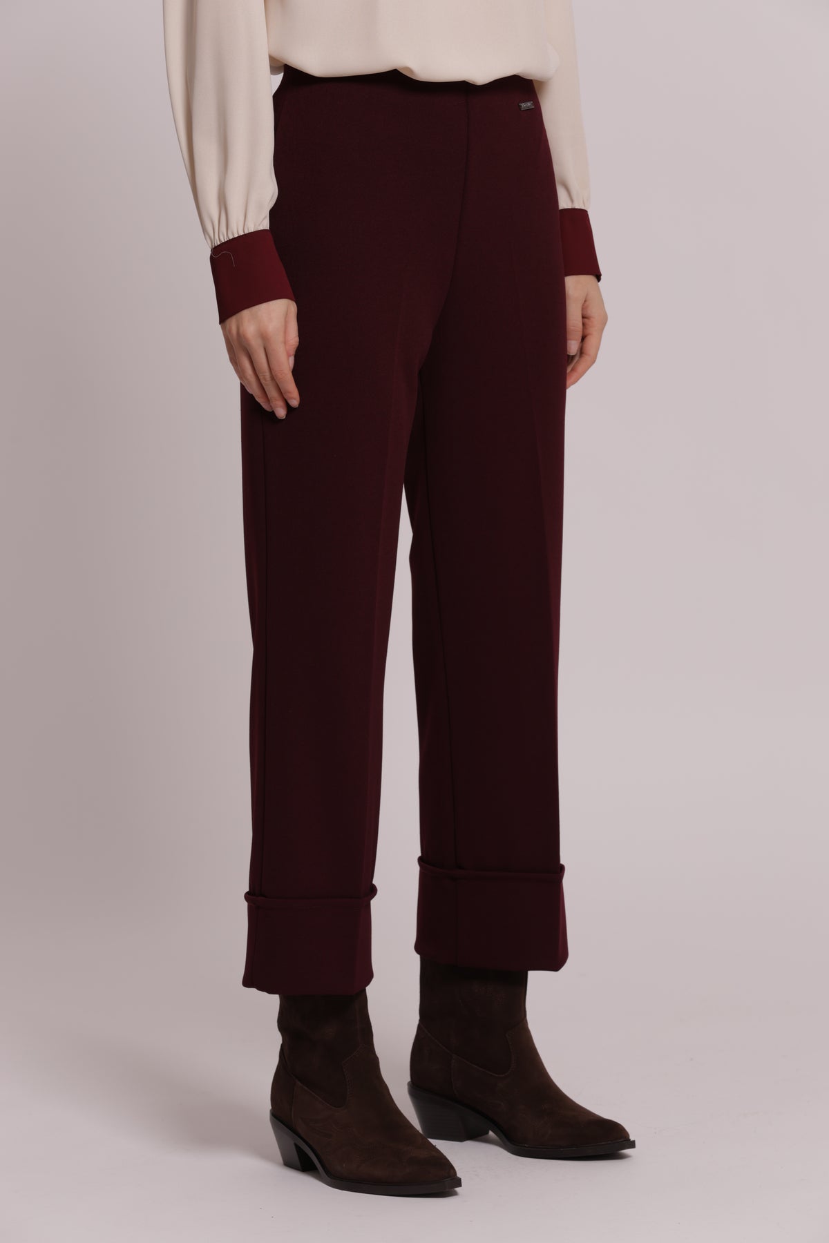 PANTALONE CON RISVOLTO IN SCUBA CREPE