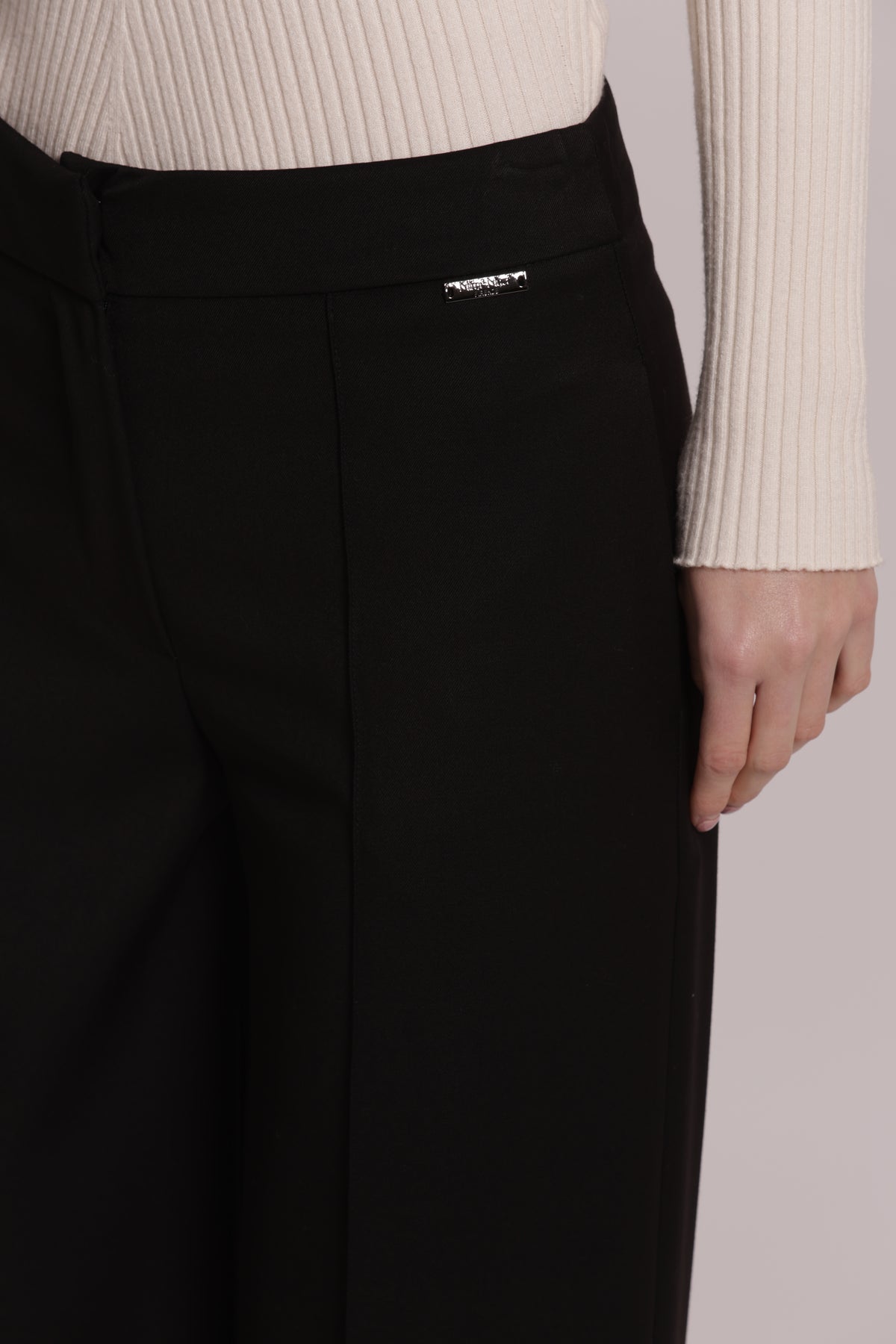 PANTALONE IN VANZ CON RISVOLTO SUL FONDO