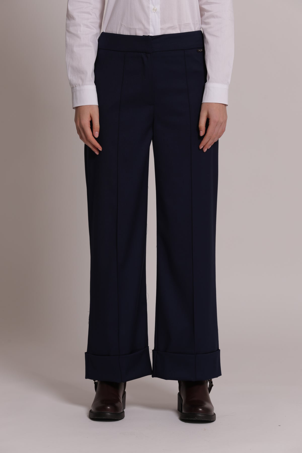 PANTALONE IN VANZ CON RISVOLTO SUL FONDO