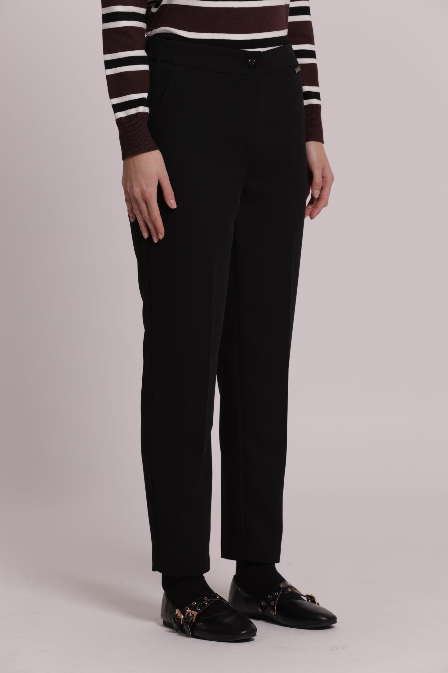 PANTALONE SIGARETTA CON ELASTICO DIETRO