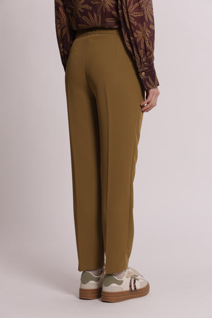 PANTALONE SIGARETTA CON ELASTICO DIETRO