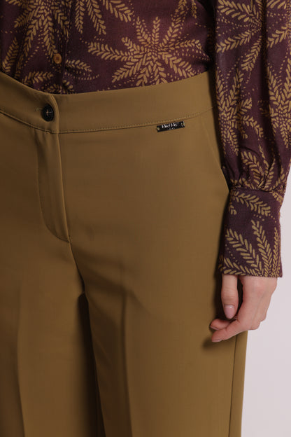 PANTALONE SIGARETTA CON ELASTICO DIETRO