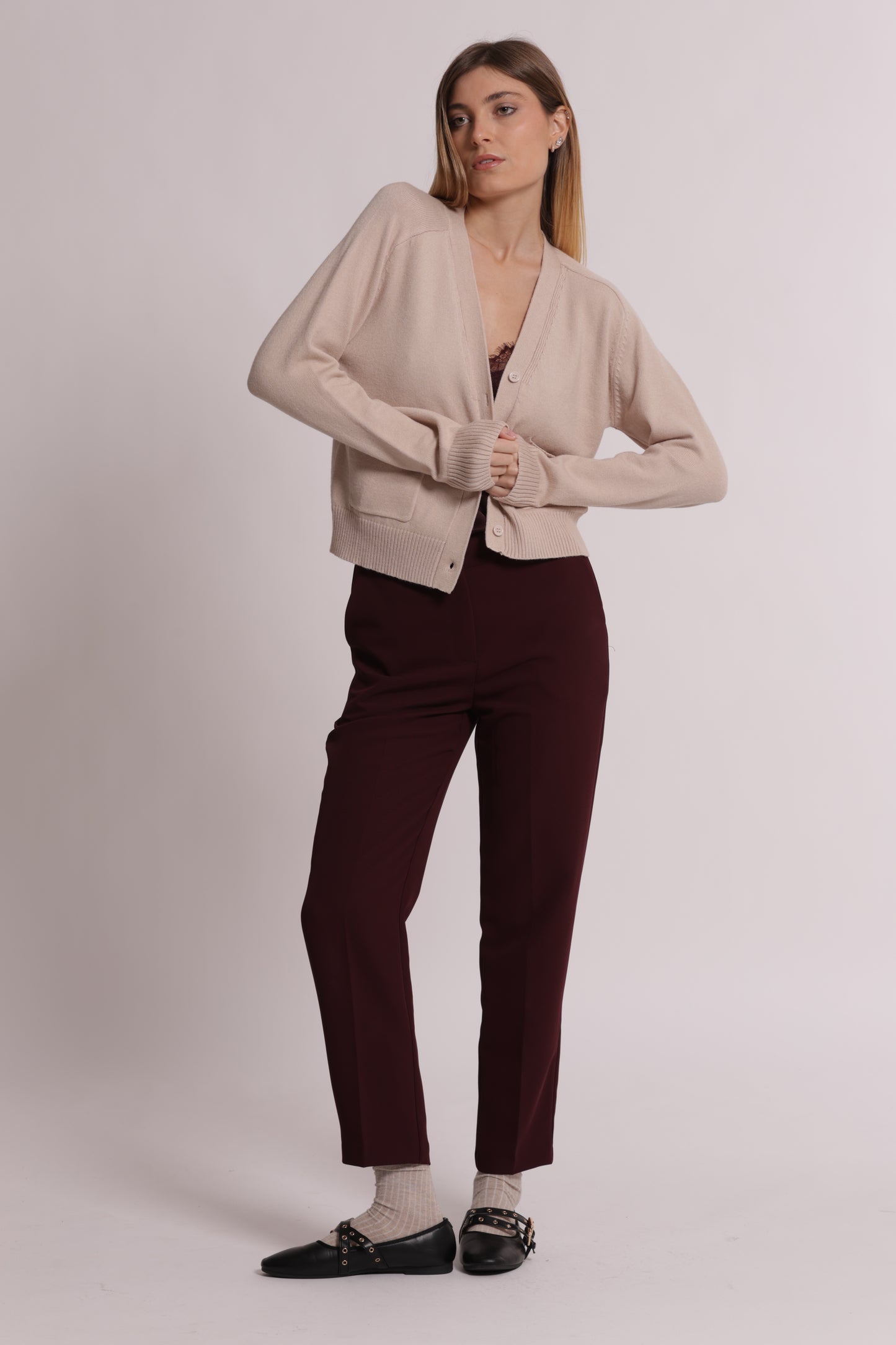 PANTALONE SIGARETTA CON ELASTICO DIETRO