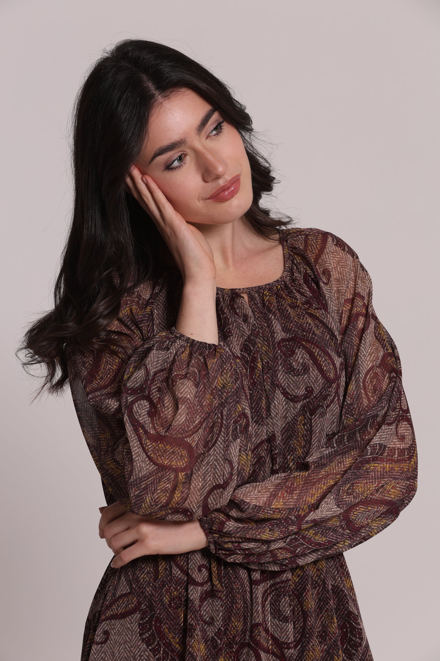 ABITO MIDI FANTASIA PAISLEY CON FIOCCO FRONTALE