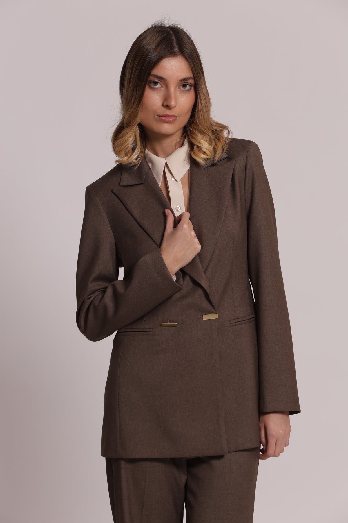 GIACCA CON BOTTONI METALLICI