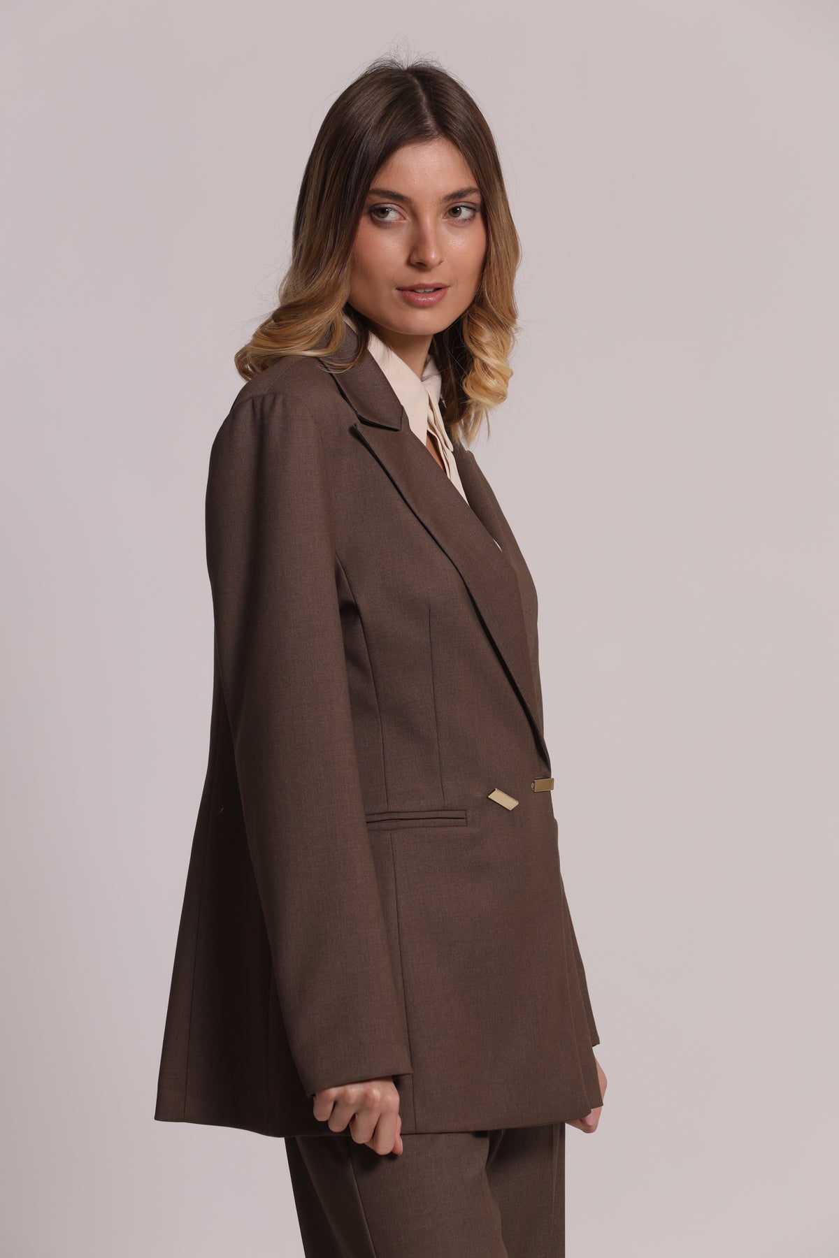 GIACCA CON BOTTONI METALLICI