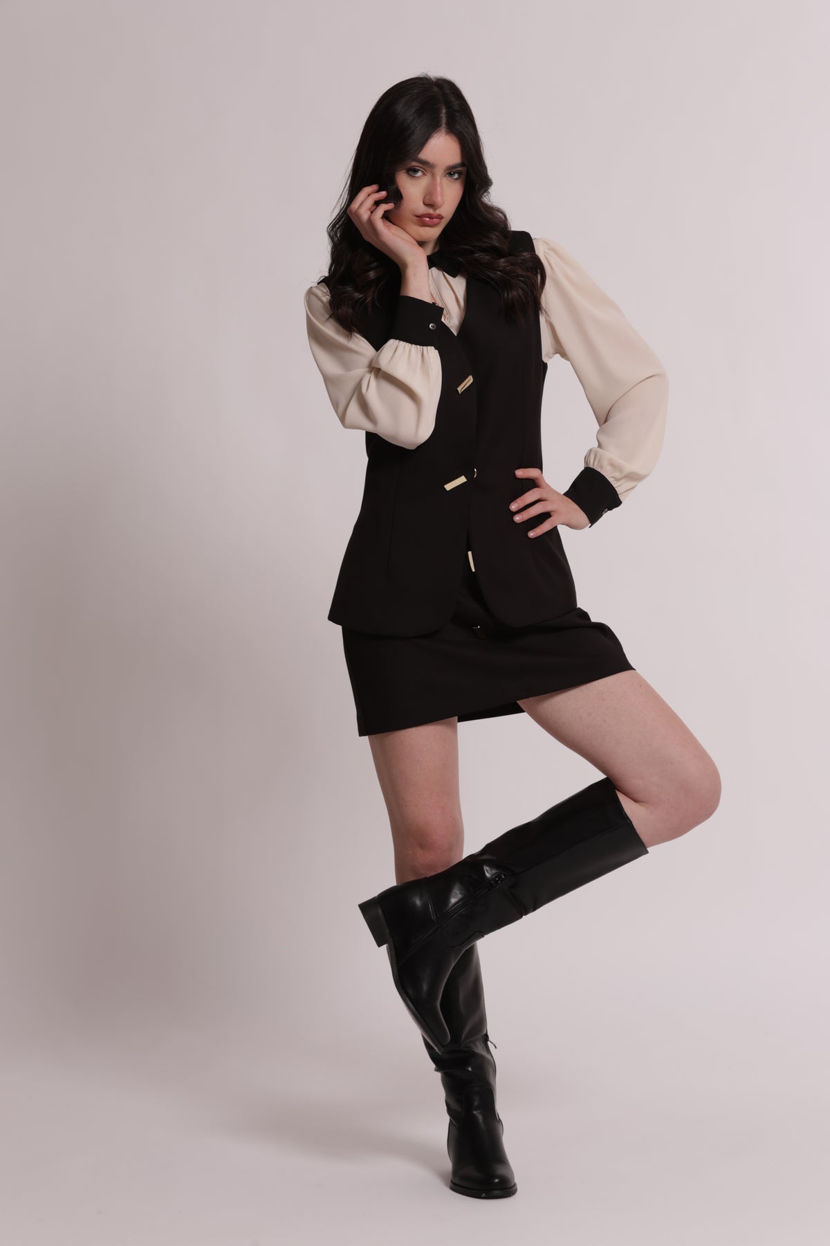 GILET CON BOTTONI METALLICI