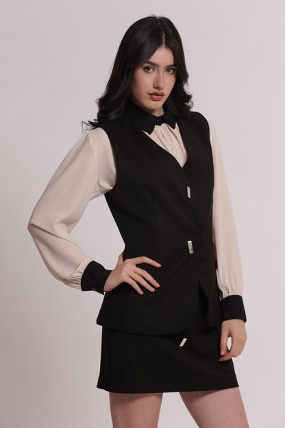 GILET CON BOTTONI METALLICI