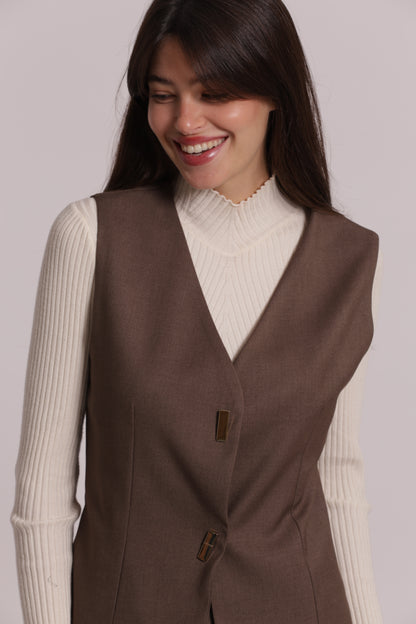 GILET CON BOTTONI METALLICI