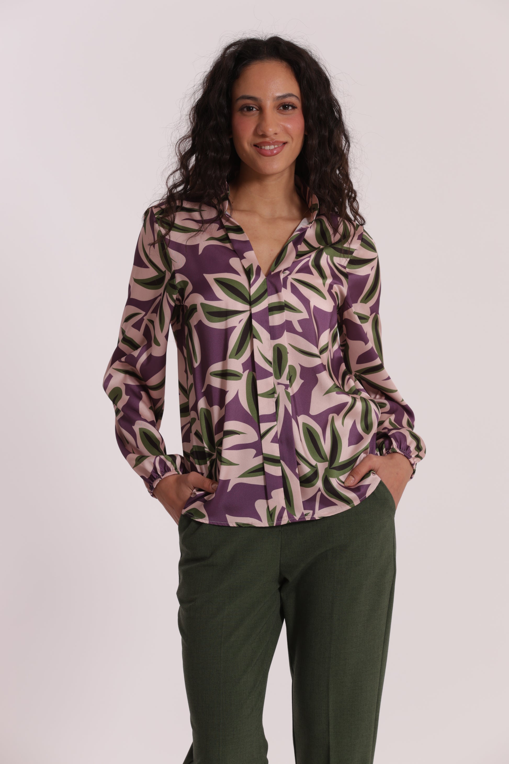 BLUSA SCOLLO A V FANTASIA BOTANICA