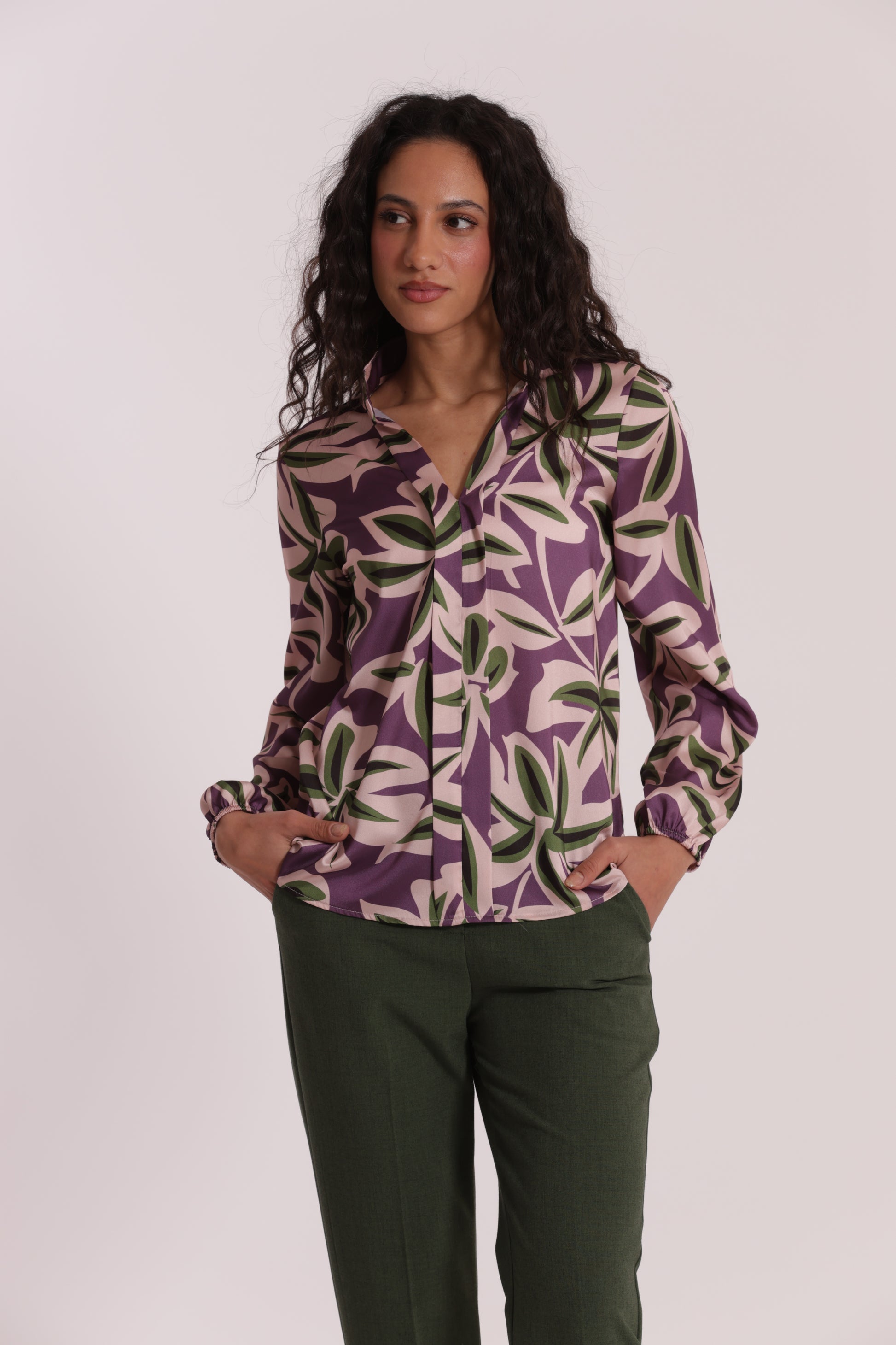 BLUSA SCOLLO A V FANTASIA BOTANICA