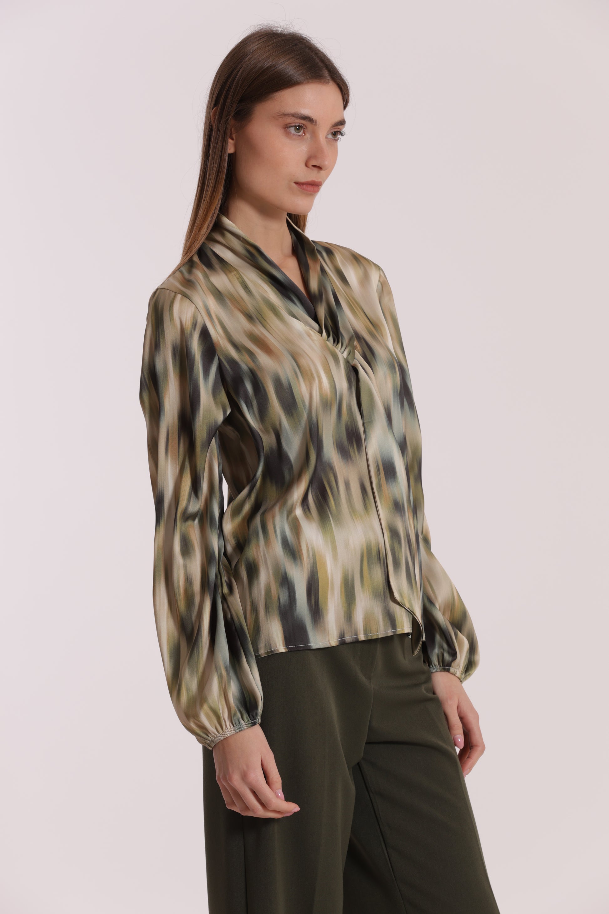 BLUSA CON CRAVATTINO FANTASIA FUSION
