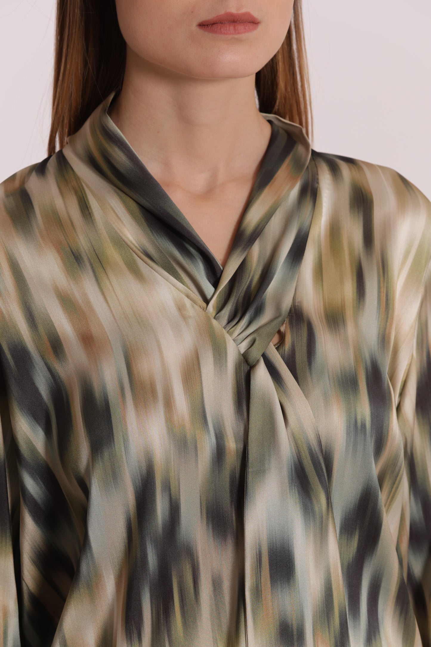 BLUSA CON CRAVATTINO FANTASIA FUSION