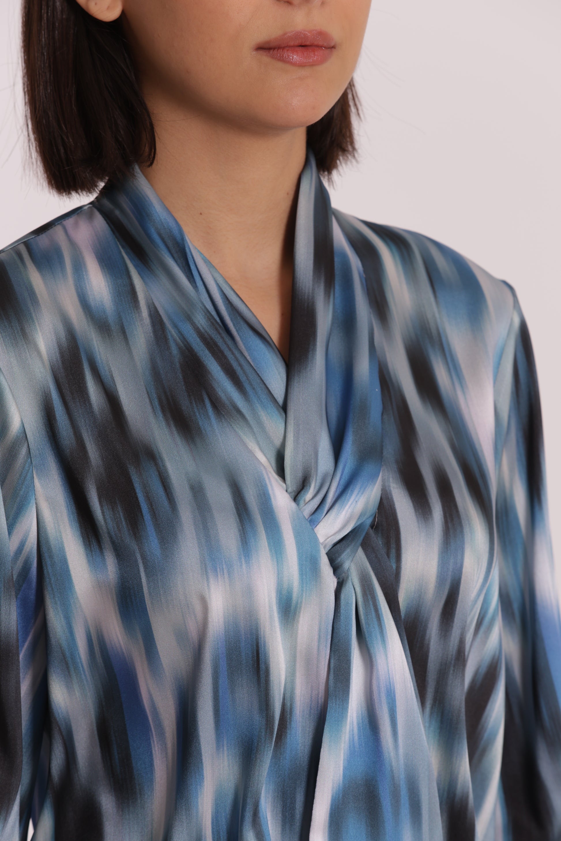 BLUSA CON CRAVATTINO FANTASIA FUSION