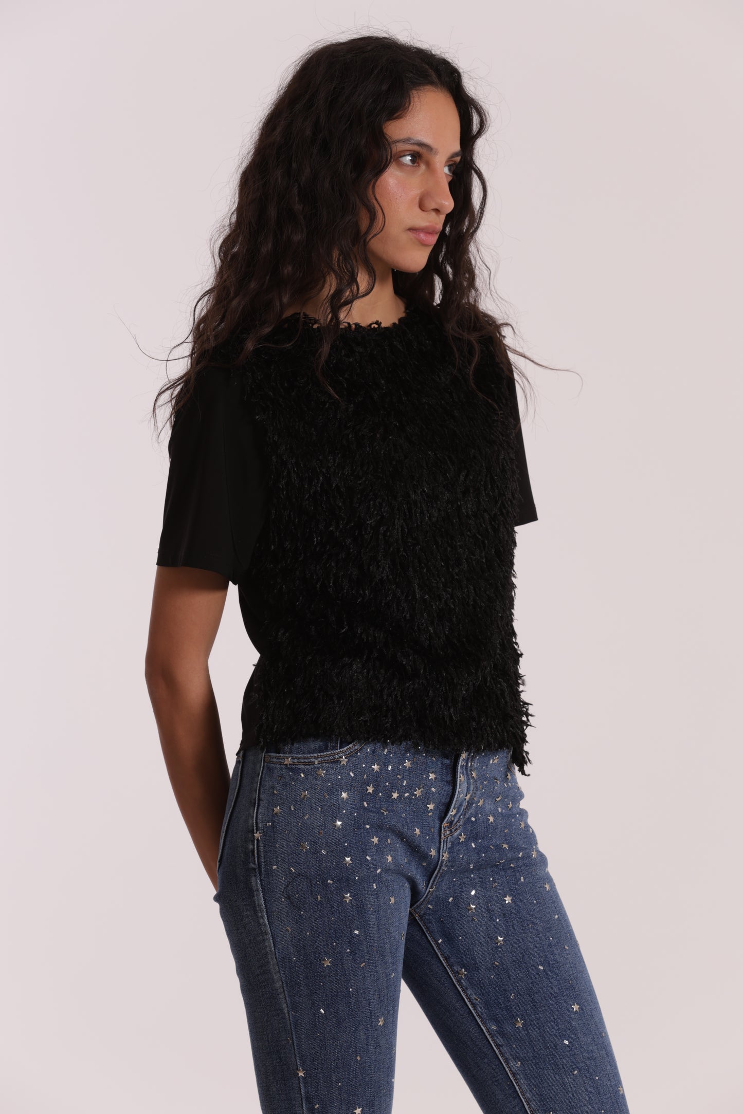 T-SHIRT CON FRANGE INCRESPATE